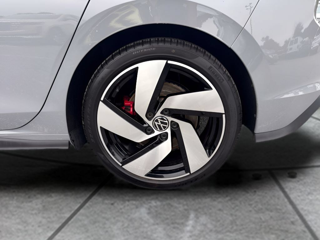 Used 2022 Volkswagen GTI SE FWD image 24
