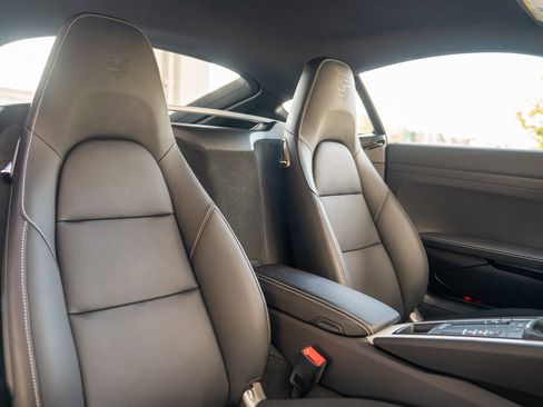 Used 2025 Porsche 718 Cayman image 23