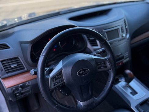 Used 2013 Subaru Outback 2.5i Limited w/ Moonroof Pkg image 3