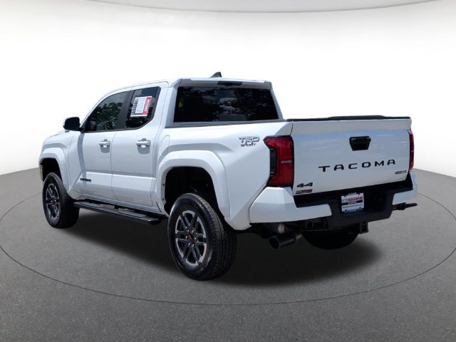 Used 2025 Toyota Tacoma TRD Sport AWD/4WD image 4