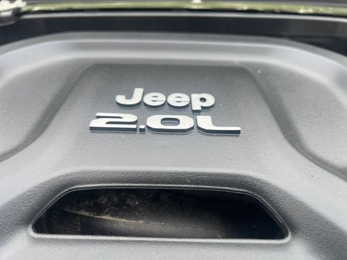 Used 2022 Jeep Wrangler Unlimited Sahara w/ Cold Weather Group image 39