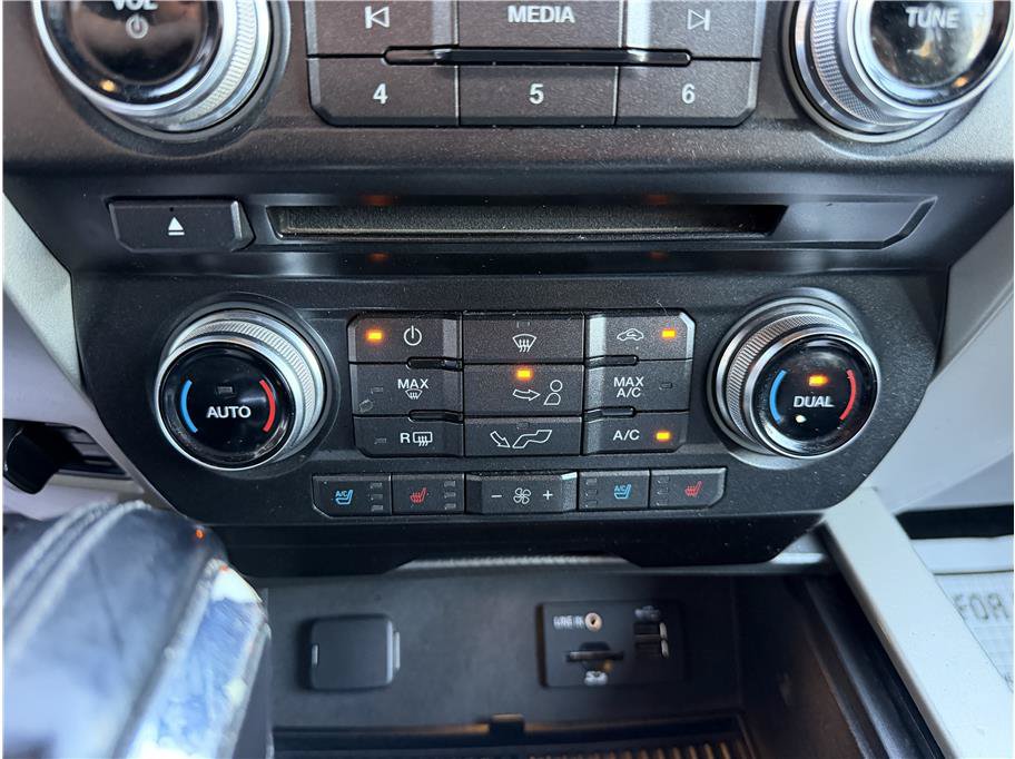 Used 2015 Ford F150 Lariat w/ Equipment Group 501A Mid AWD/4WD image 19