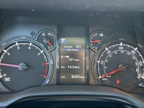 Certified 2024 Toyota 4Runner SR5 Premium w/ Moonroof Package AWD/4WD image 11