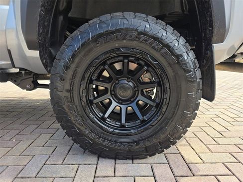 Used 2025 Toyota Tacoma TRD Off-Road image 19