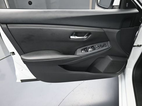 Used 2023 Nissan Sentra SV image 12