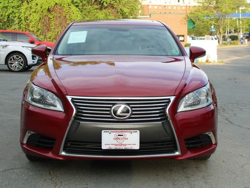 Used 2013 Lexus LS 460 w/ Comfort Pkg RWD image 2