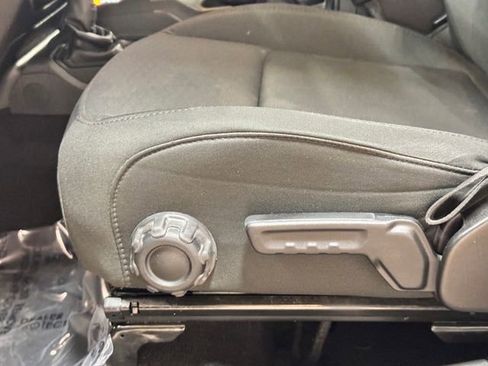 Used 2021 Jeep Wrangler Unlimited Sport image 21