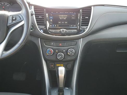Used 2018 Chevrolet Trax LT w/ LT Convenience Package AWD/4WD image 14