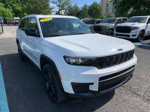 Used 2023 Jeep Grand Cherokee L Laredo AWD/4WD image 8