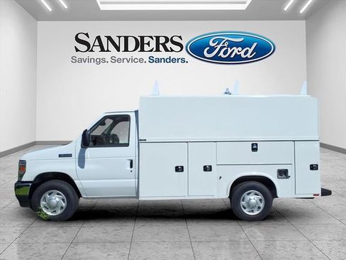 New 2025 Ford E-350 and Econoline 350 Super Duty w/ Power Equipment Group RWD image 3