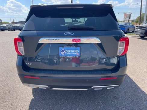 Used 2023 Ford Explorer XLT w/ Equipment Group 202A RWD image 6