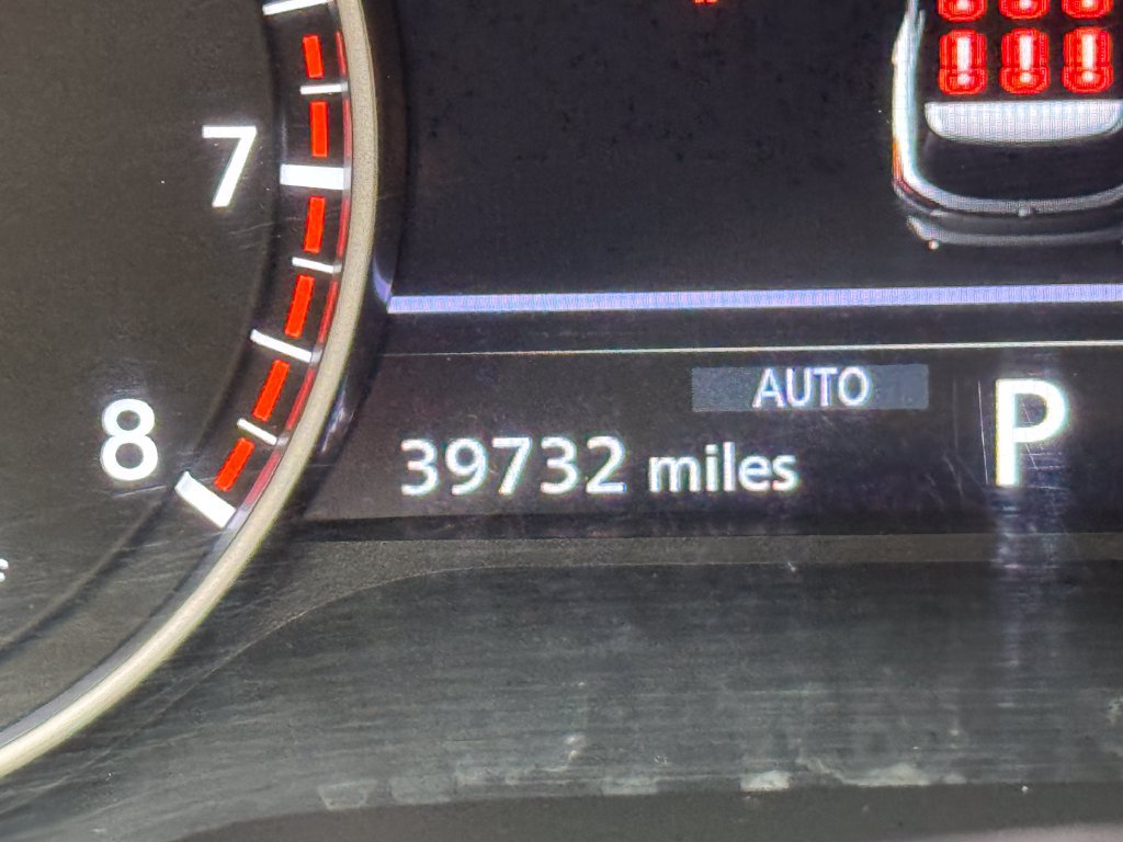 Used 2025 Nissan Pathfinder SL AWD/4WD image 17