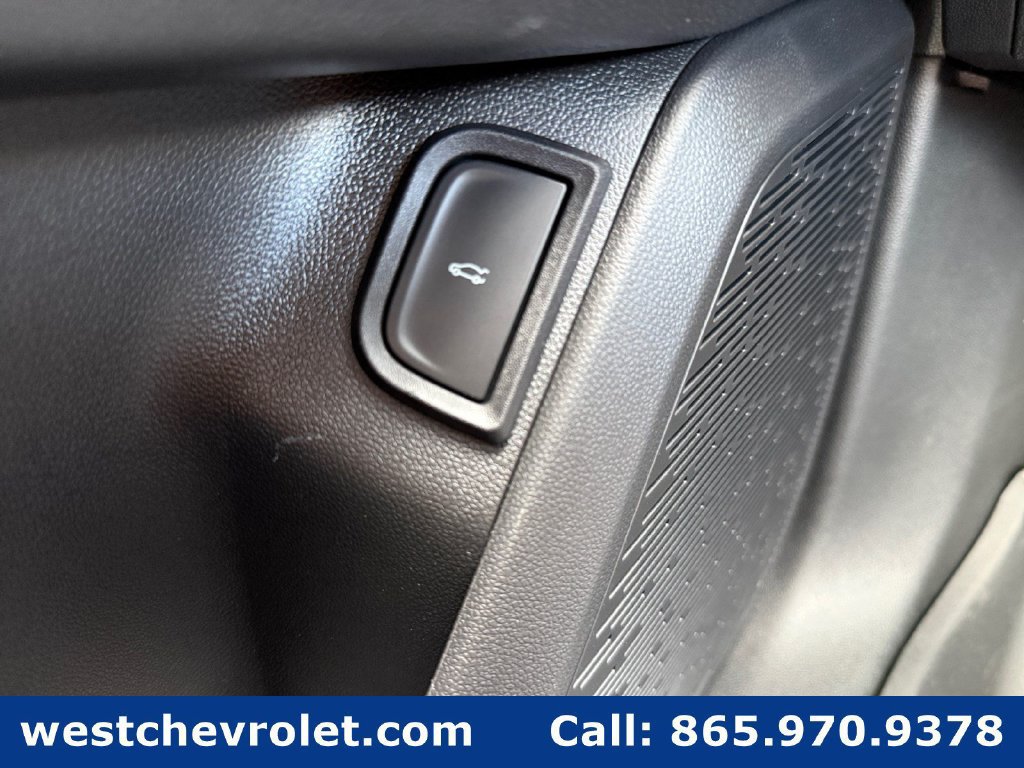 New 2027 Chevrolet Equinox ACTIV w/ Safety and Technology Package FWD image 14