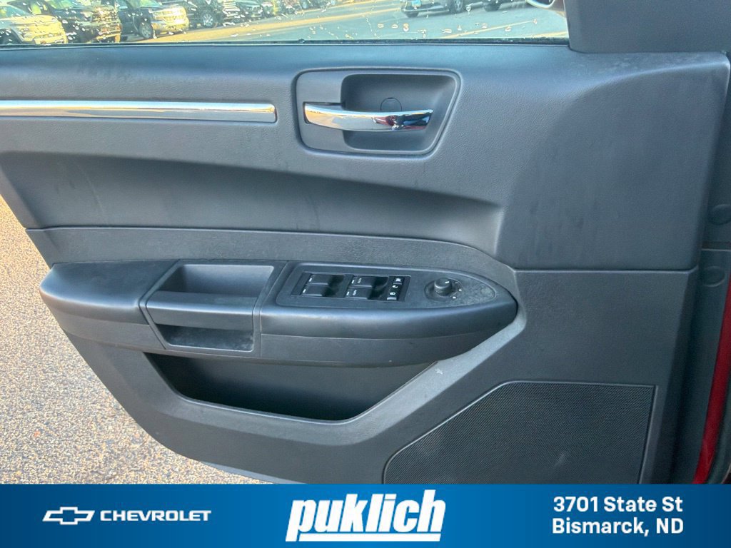 Used 2009 Chrysler 300 Touring AWD/4WD image 16