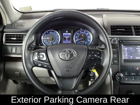 Used 2017 Toyota Camry LE image 7