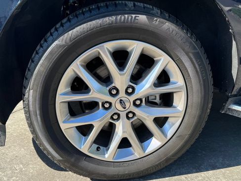 Used 2021 Ford Expedition XLT AWD/4WD image 25