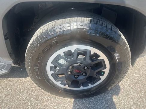 Used 2025 Toyota 4Runner TRD Off-Road Premium image 14