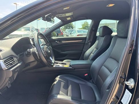 Used 2018 Honda Accord Sport image 15