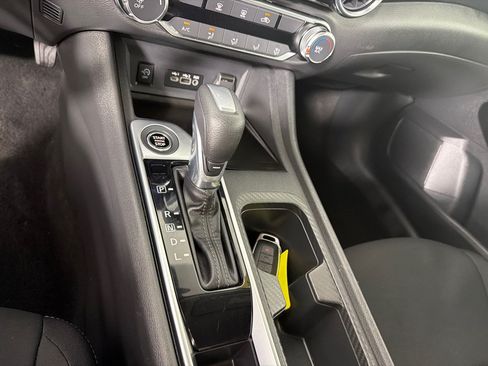 Used 2025 Nissan Sentra SV FWD image 17