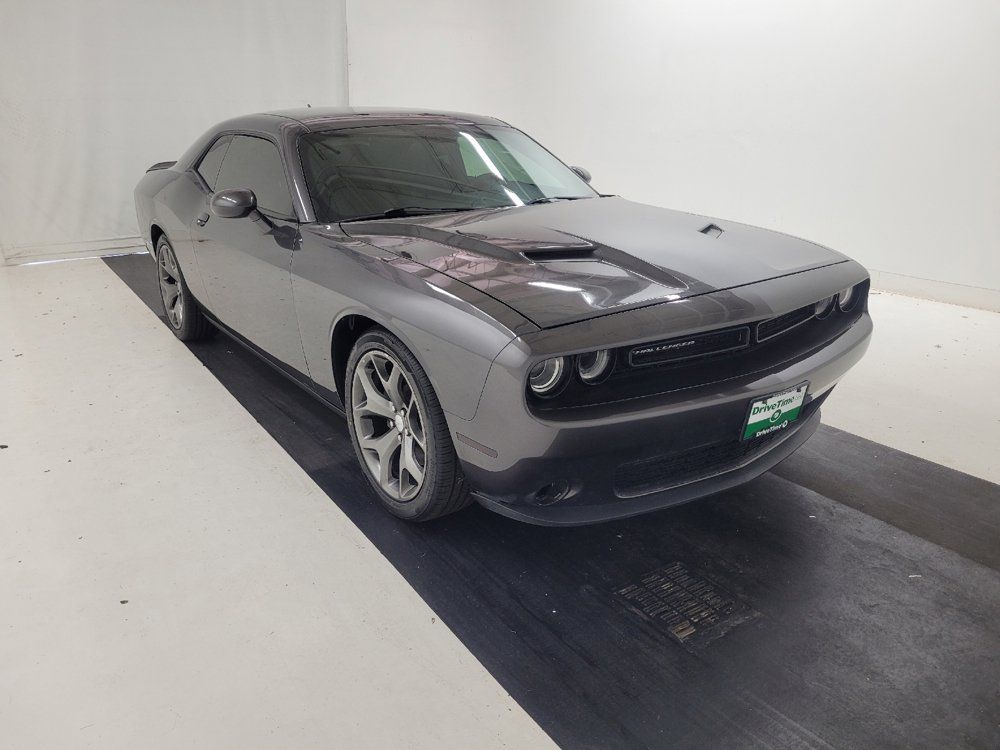 Used 2016 Dodge Challenger SXT w/ Sound Group RWD image 13
