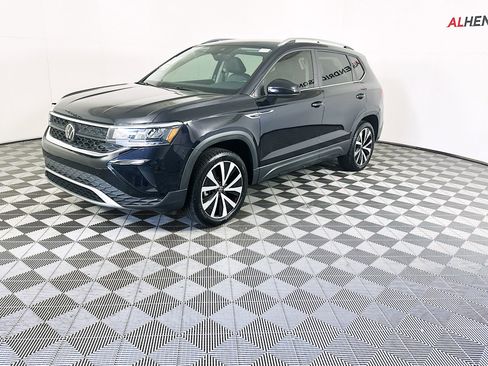 Used 2024 Volkswagen Taos SE image 7