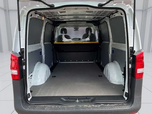 Used 2021 Mercedes-Benz Metris image 10