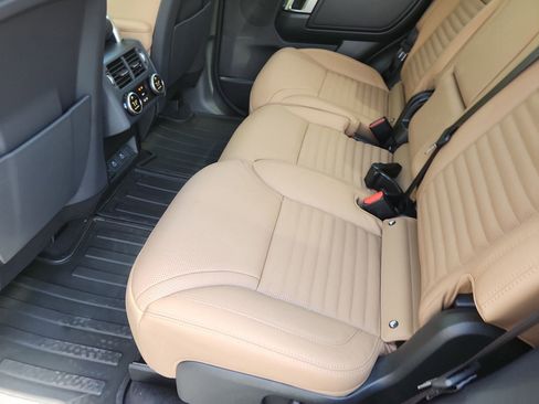 New 2026 Land Rover Discovery Limited Edition AWD/4WD image 12
