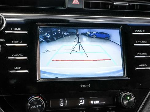 Used 2020 Toyota Camry SE FWD image 21