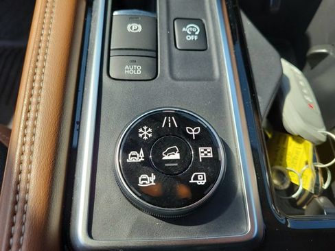 Used 2024 Nissan Pathfinder Platinum AWD/4WD image 37