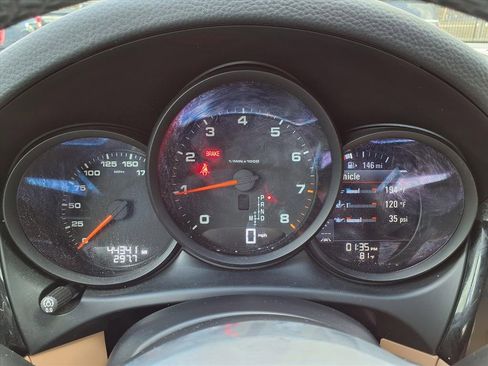 Used 2020 Porsche Macan image 36