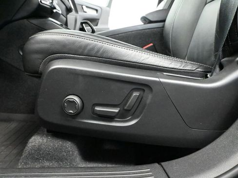 Used 2023 Volvo XC40 B5 Core AWD/4WD image 21