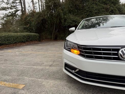 Used 2017 Volkswagen Passat 1.8T S image 15