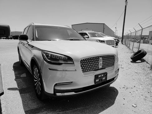 Certified 2023 Lincoln Aviator Reserve w/ Equipment Group 201A AWD/4WD image 1