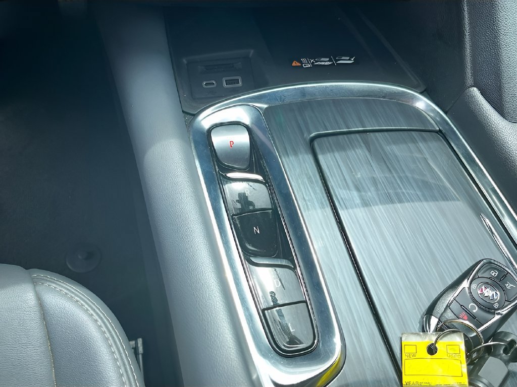 Used 2024 Buick Enclave Premium AWD/4WD image 17