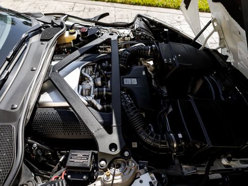 Used 2019 Aston Martin DB11 Volante image 61