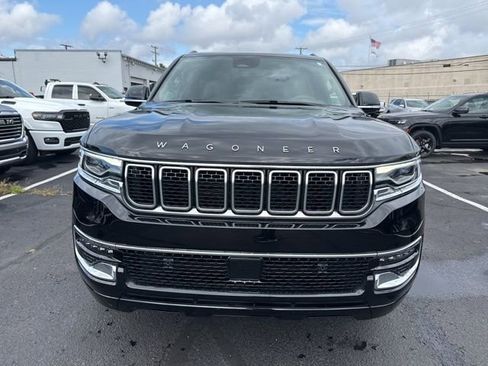 Used 2024 Jeep Wagoneer 4WD image 2