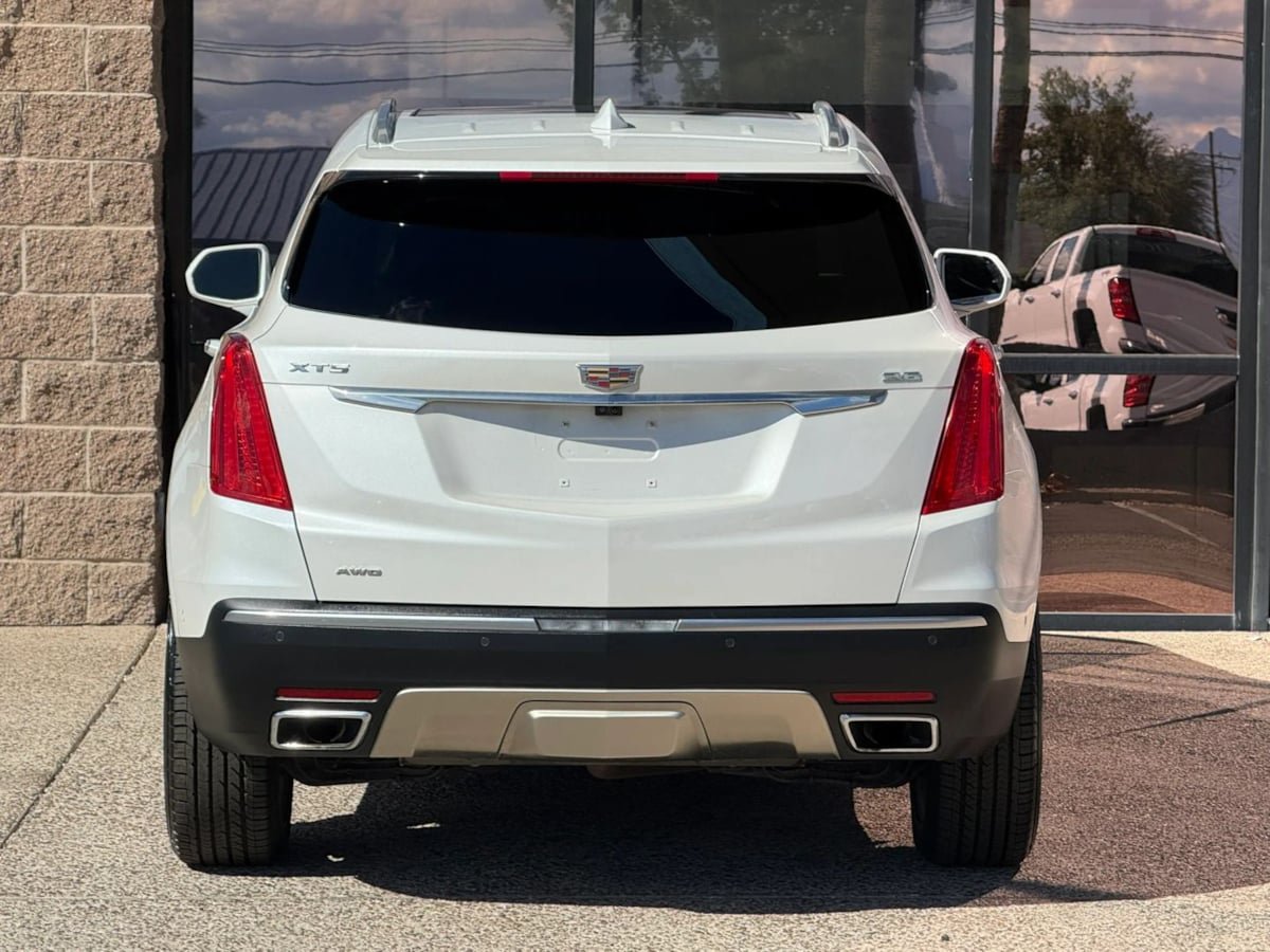 Used 2017 Cadillac XT5 Platinum w/ Driver Assist Package AWD/4WD image 9