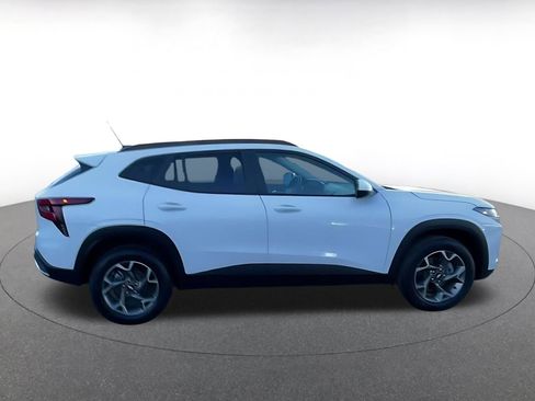 Used 2025 Chevrolet Trax LT image 11