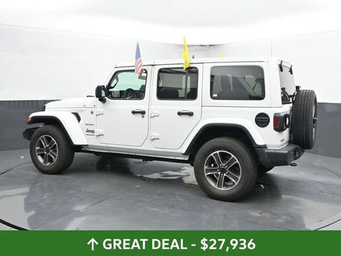 Used 2023 Jeep Wrangler Unlimited Sahara AWD/4WD image 10