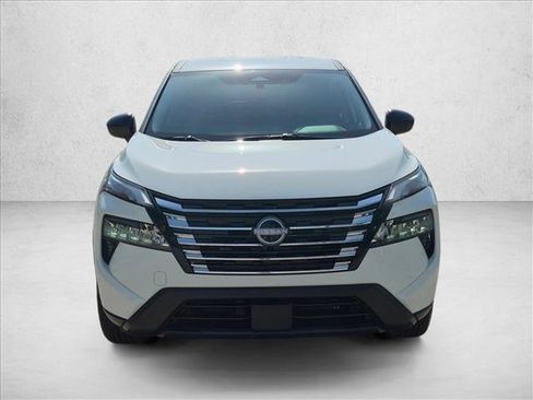 Used 2025 Nissan Rogue S FWD image 2