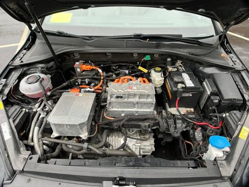 Used 2019 Volkswagen e-Golf SEL Premium image 22