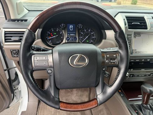 Used 2017 Lexus GX 460 Premium w/ Premium Package AWD/4WD image 25
