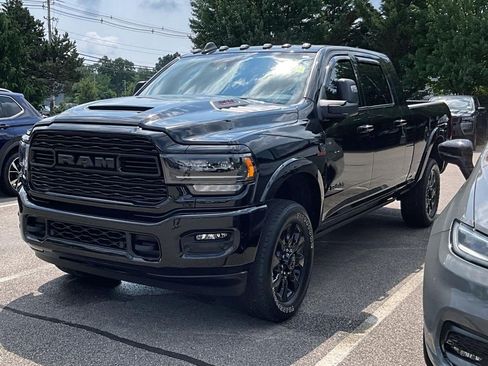 Used 2024 RAM 2500 Limited AWD/4WD image 3