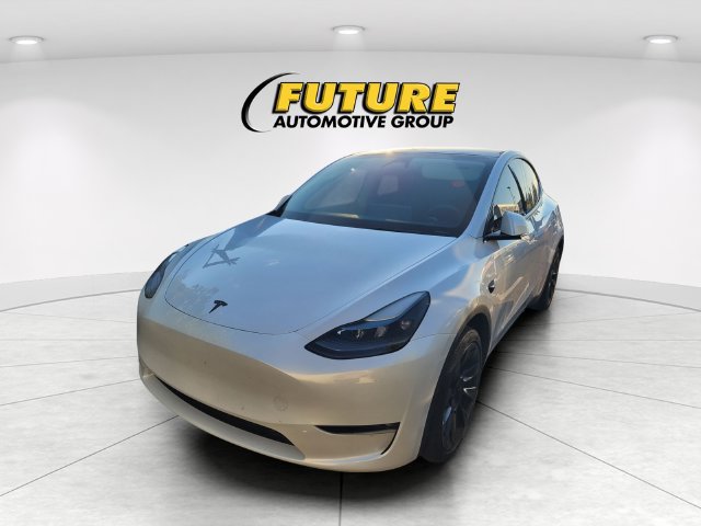Used 2024 Tesla Model Y Long Range AWD/4WD image 1