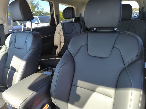 New 2025 Kia Telluride S image 22