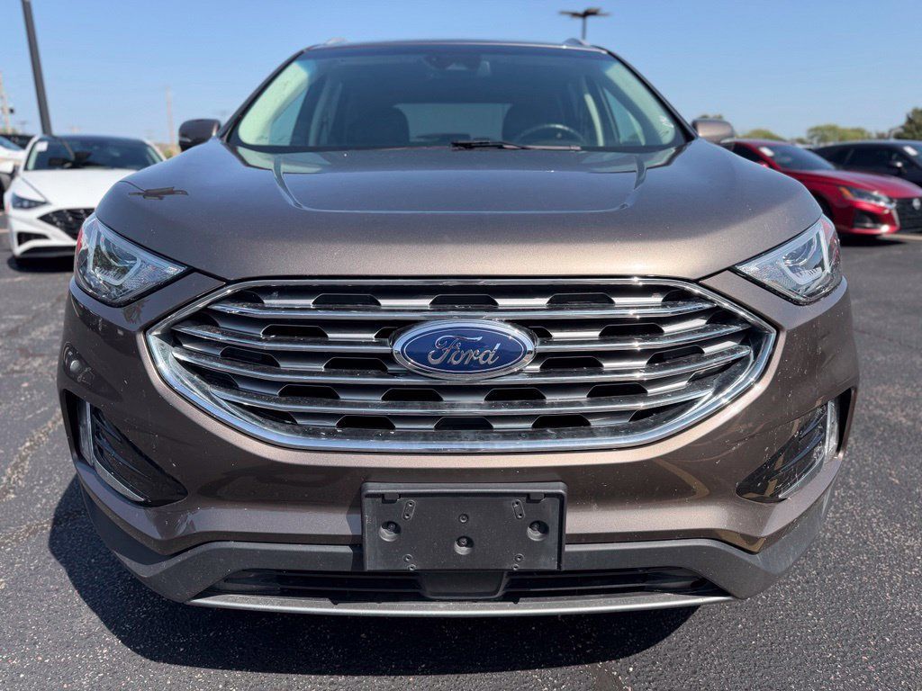 Used 2019 Ford Edge SEL w/ Equipment Group 201A AWD/4WD image 2