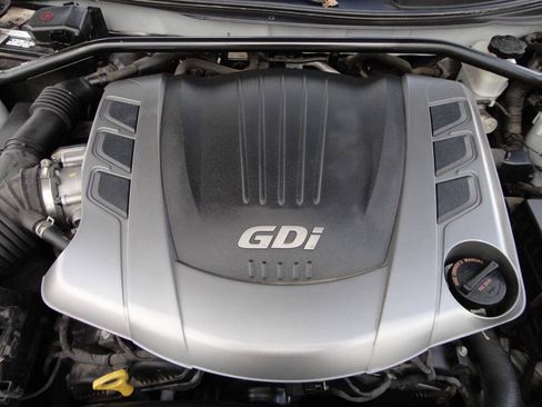Used 2016 Hyundai Genesis 3.8 RWD image 16