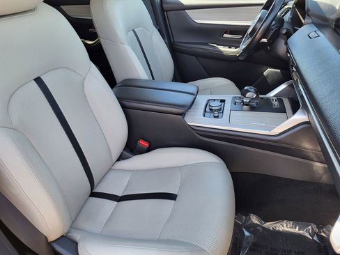 Used 2024 MAZDA CX-90 Plug-In Hybrid w/ Preferred AWD/4WD image 5