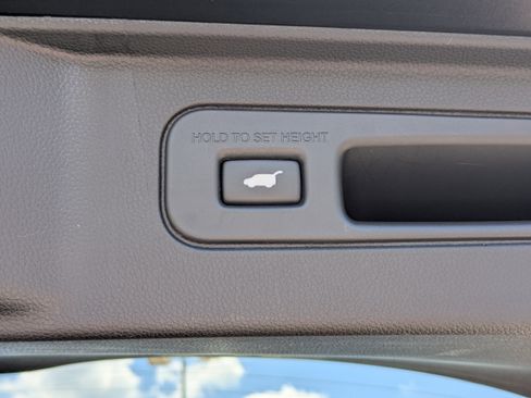 Used 2025 Honda Pilot Elite image 20