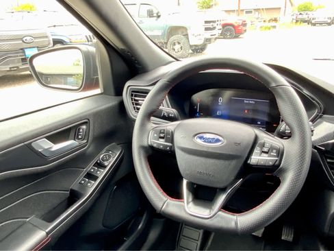 Used 2025 Ford Escape ST-Line AWD/4WD image 34